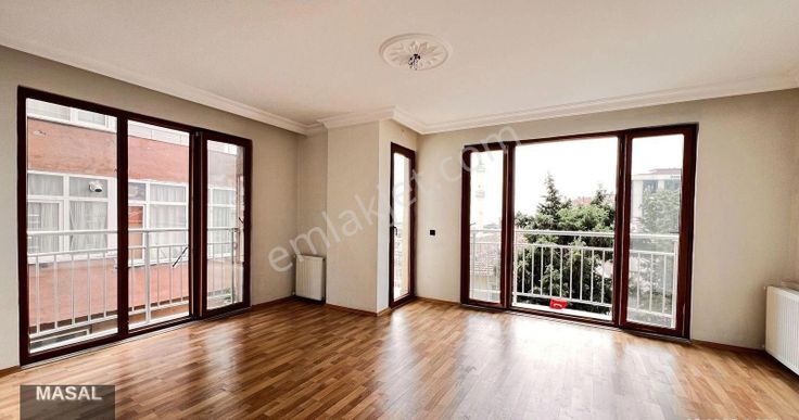 Kartal Karlıtepede Satılık Deniz Manzaralı, Ebeveyn Banyolu 3+1