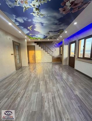 Darıca Da Satılık Deniz Manzaralı 5+1 Odalı Űst Dubleks Daire