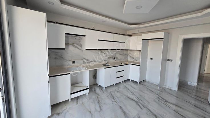 Yeni Adliye Karşısında Satılık Lüx 2+1 Daire