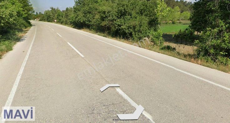 Remax'tan Göynükte Asfalt Kenarı Satılık Tarla