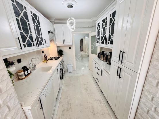 Beşikkaya 100.yıl Orta Okul Yakını Asansörlü 3+1 Y.giriş Kat Kat Konumunda A.daire Var