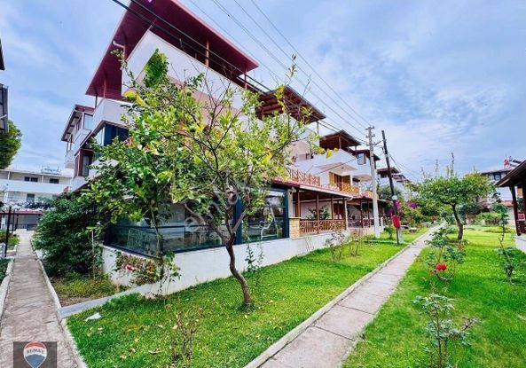 Karaova Da Denize 500 M Tepeden Tırnağa Yenilenmiş 3+1 Yazlık Villa