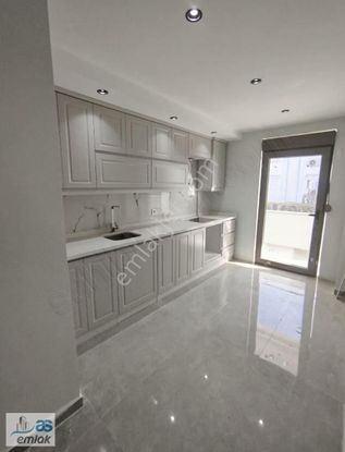 Ece Dügün Salonu Altı Ara Kat Köşe Başı 3+1 Daire