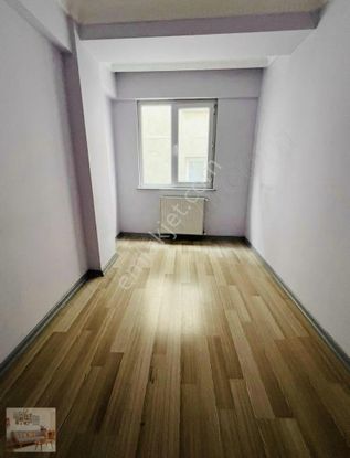 Satılık 1.kat 2+1 Fırsat Ara Kat Daire İskanlı Boş Oturuma Hazır