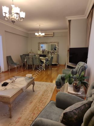 Bakırköy Merkezde 2. Kat 4+1 Krediye Uygun 135 Metrekare