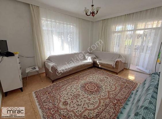 Sarılar Çamlıkta 174 M2 Arsanın İçinde Müstakil 2+1 Daire