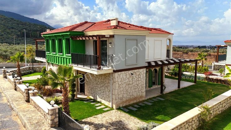 Kuşadası'nda Deniz Ve Doğa Manzaralı Özel Mimari Son Villalar