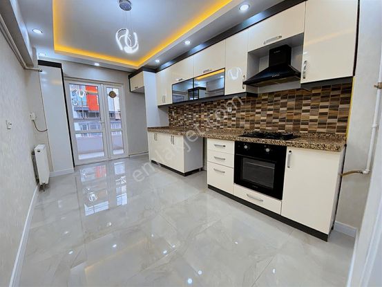 Bağlum Üniversite Yakını Cadde Üstü 1.kat 3+1 Lüx Satılık Daire