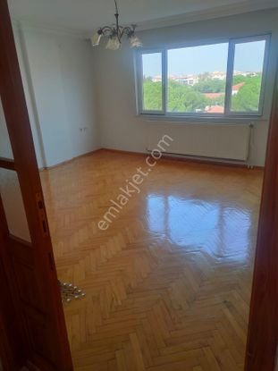 Sahibinden Endustri Meslek Lisesi Karsisi