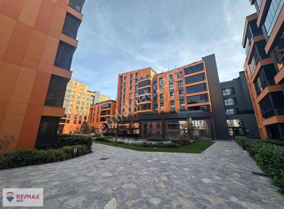 Remax Mid'den Yaşamkent Sitesi'nde Ara Kat 3+1 Satılık Daire