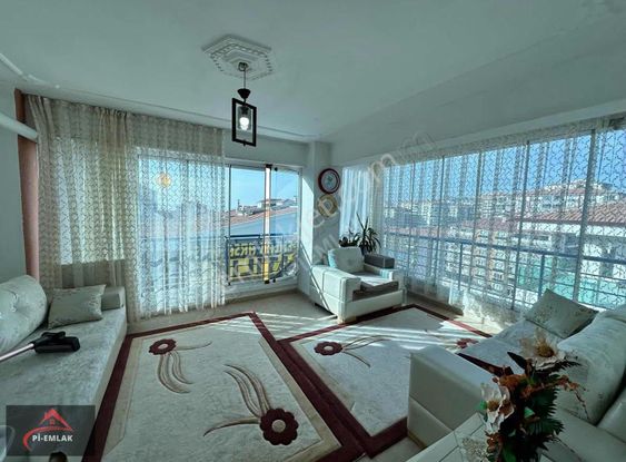 Feridunçelik 1048. Caddeye Çok Yakın 5.kat 3+1