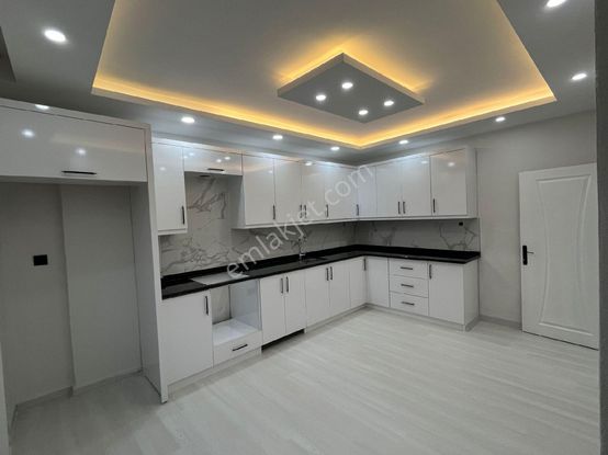 Sahibinden Mithat Toroğlu Mah'de Masrafsız Satılık 3+1 Daire