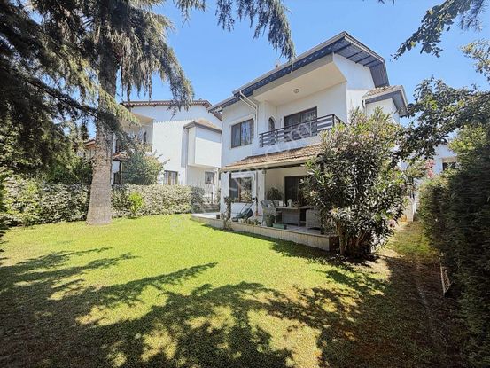 Hayat Sitesi Girişli Sahile İnişi Olan Lüks Müstakil Villa