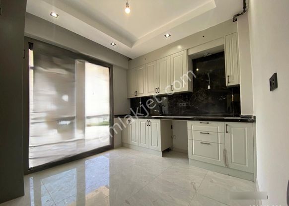 Gültepede Havuzlu+ebeveyn Banyolu 2+1 120m2 Site İçerisine Daire