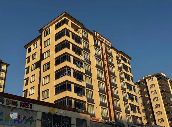 Binevler Turyaptan Cumhuriyet Mah. Lüks Ve Çok Geniş Daire