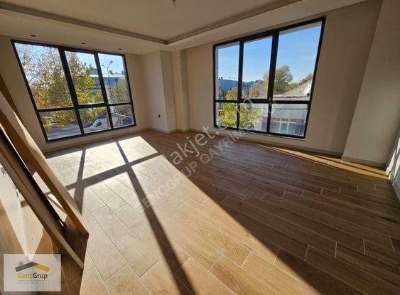 *genç Grup* Sazova Mah Park Yakını Köşe Konumda Balkonlu Lüx 3+1