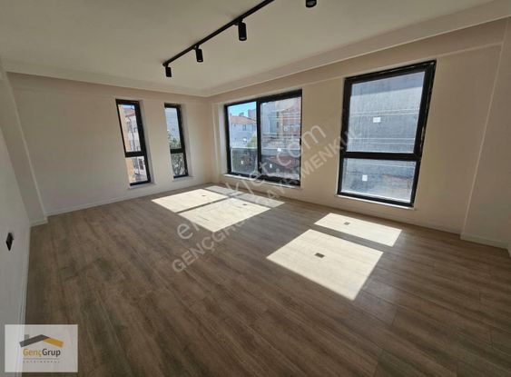 *genç Grup* Tombakzade Cad Dibi Köşe Konum Ö.garaj E.banyo 3+1