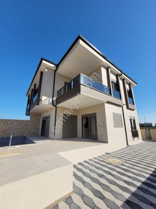 Altınkalede Modern 4+1 Yerden Isıtmalı Özel Mimarili Villa