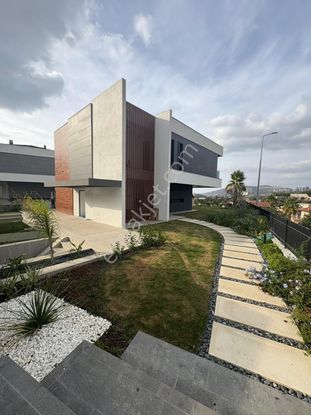 Aslan Gayrimenkulden Deniz & Doğa Manzaralı Özel Havuzlu 4+1 Ultra Lüks Villa