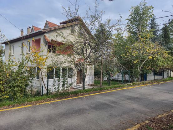 Realty World'dan Akyazı Altındere'de Bahçeli 200m2 4+1 Dubleks Villa