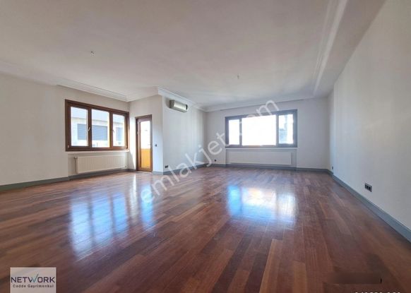 Suadiye'de Bağdat Caddesi'ne Çok Yakın 170 M2 Net 4+1 Daire