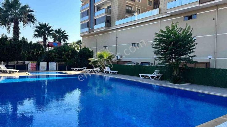 Teraspark Sitesi'nde Havuzlu 3+1 Satılık Daire