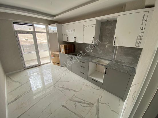 S.eyyübi Mahallesinde 2 Adet Satılık 2+1 Daireler