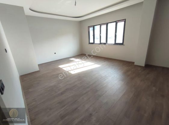 Yeditepe Emlak'tan Site İçinde, Okullara Yakın Güvenlikli 2,5+1!