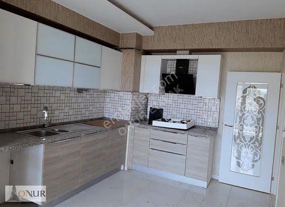 Onur Emlak Site İçi Ara Kat Kapalı Otoparklı 4+1 Kiralık Daire