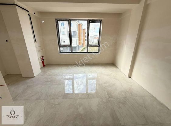 Özbey Emlaktan Şirintepe Mh Köşe Bina Ara Kat Sıfır 1+1 Daire