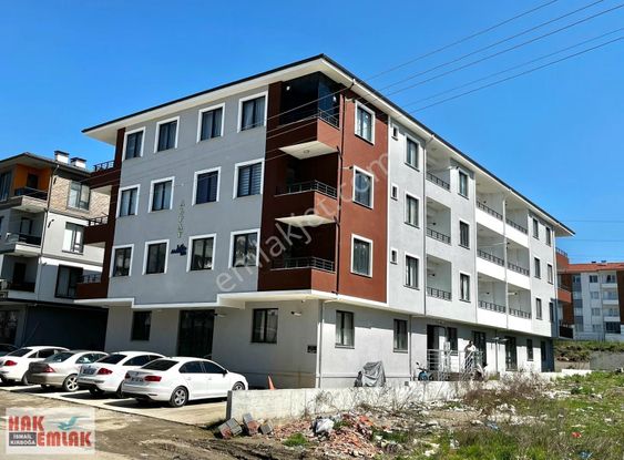 Hak Emlak'tan Üniversite Bölgesinde Kiralık 1+1 Daire