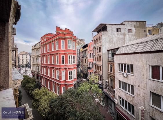 R-one Galata Süper Konum Kule Ve Metro Dibi 2+1 Kiralık Ofis-eng