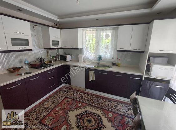 İzmir Tire'de Sb Emlak Ofisinden Havuzlu Sitede Fırsat 3+1 Daire