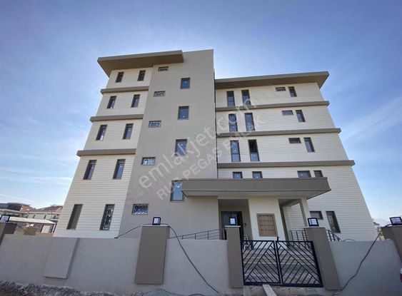 Döşemealtı Altınkale Cadde Üzeri Arakat 1+1 Satılık Daire