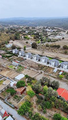 Şehirden Uzak, Doğaya Yakın: Ballıcada Bahçeli Prefabrikli Arsa