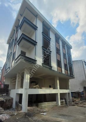 Çavuşbaşı Cad. Parelel 230m2 3 Katlı Kiralık Dükkan Depolu