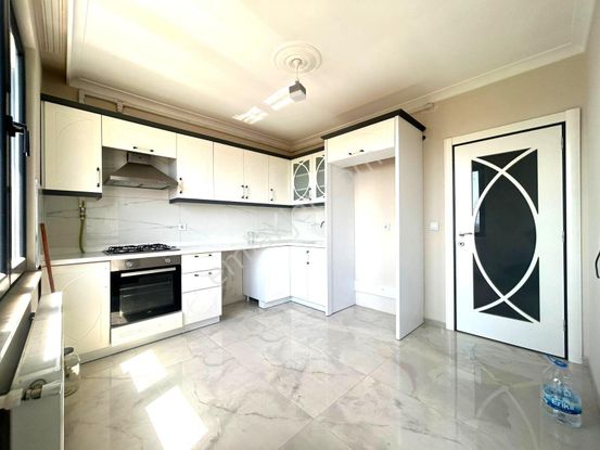 Yükselden Kadıköyde Novada Yanı Sitede Ayrı Mutfak 3+1 Daire