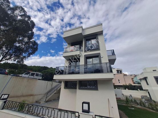 Akarca Zümrut Evlerinde 4+2 Ultra Lüks Villa