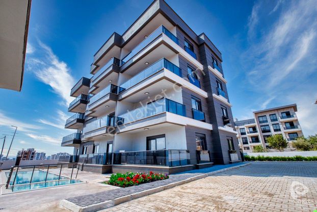 Altıntaş Ta Satılık 2+1 Önü Açık Ferah