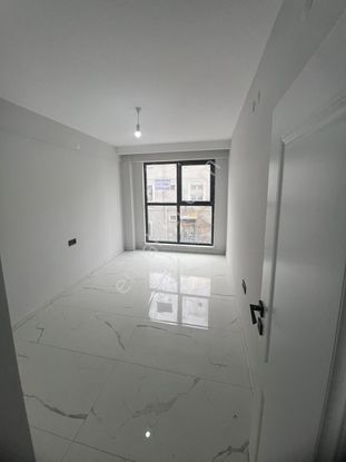 Recep Ümitten Sütlüce'de Üniversite Kapısına Çok Yakın Sıfır 1+1 Üniversite Dibinde Msnü19