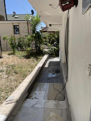 Serdivan Hızırılyas Tepesinde Saskı Depo Arkası Bahçeli