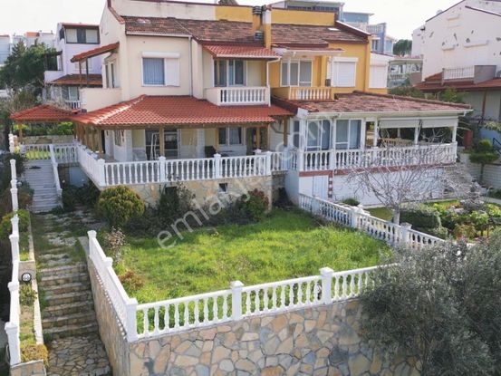 Seferihisar Tepecik Te Satılık Yazlık Full Deniz Manzaralı