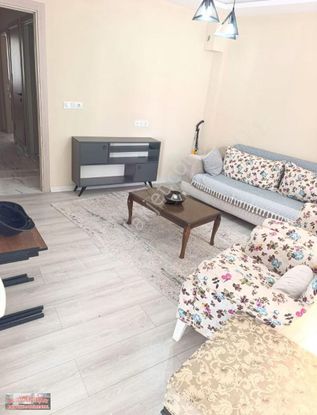 Bilginoğlu Emlak'tan Muradiye De Cadde Üzerinde Eşyalı 2+1 Daire