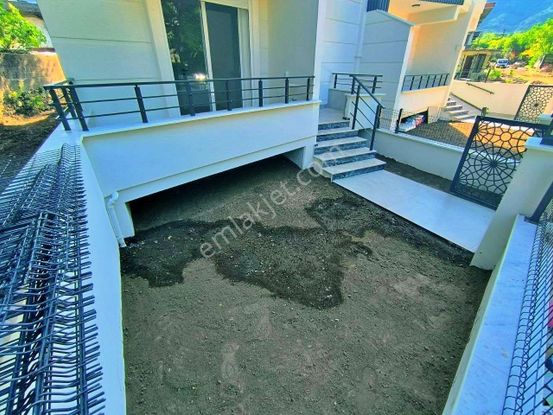 Uytundan Gürede Bahçe Kullanımlı Satılık Lüx 1+1 Daire