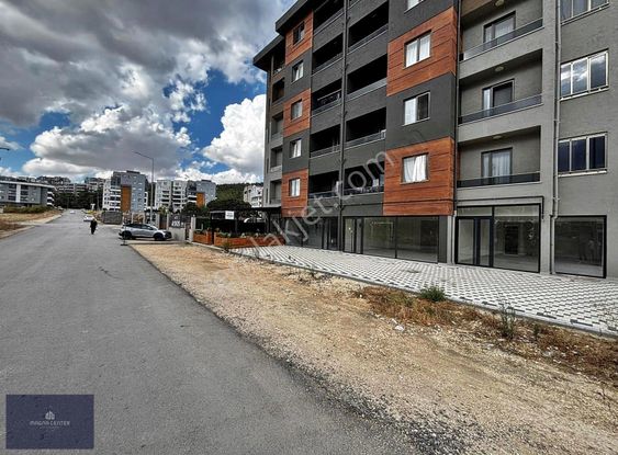 Magna'dan Parlayan Yıldız Kayapa'da Satılık Dükkan