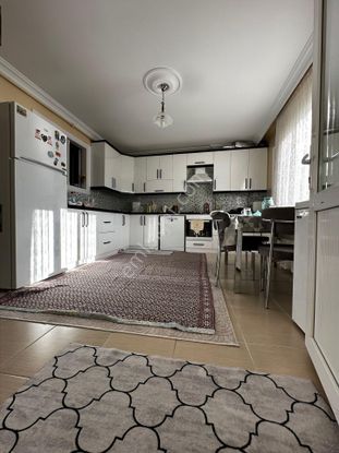 Turgutlu Satılık Yedi Eyül Mah 150m2 3+1 Oda 3. Ara Kat Doğalgazlı 14 Yıllık Daire