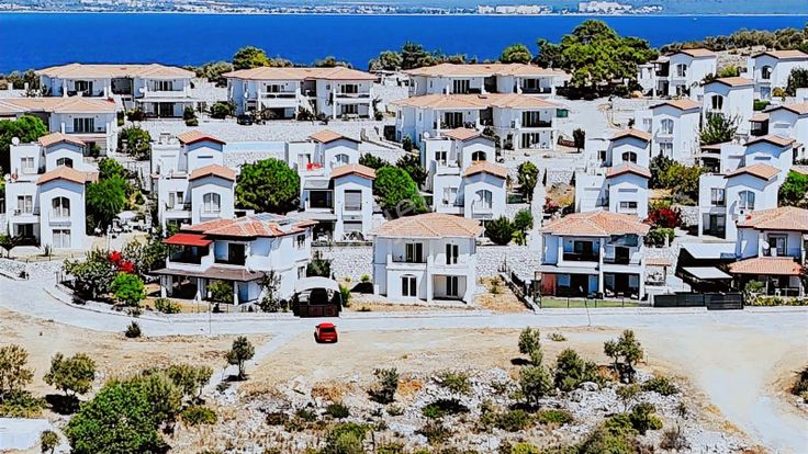 Muğla Milas Bozbük'te Denize Sıfır Satılık Tam Müstakil Villa