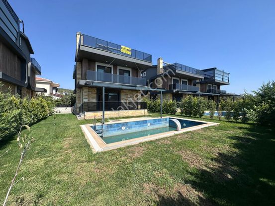 Narlıda Denize Sadece 100 Mt Mesafede Ultra Lüks Villalar