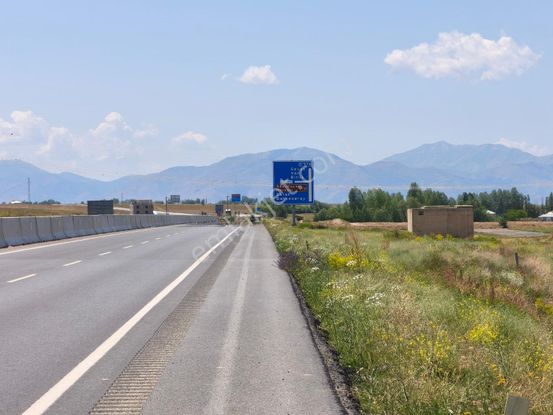 Gevaş / Gürpınar Yoluna Sıfır Satılık 6 Dönüm Arsa