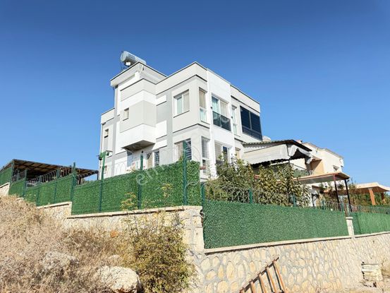 Remax Toros'tan Darısekisi'nde Lüks Tripleks 5+1 Eşyalı Villa